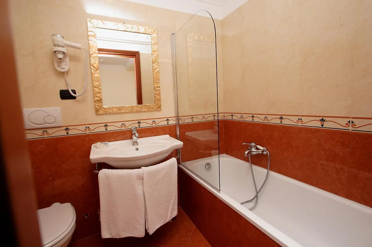 Guest House Galaxy Rome 3*,  Italy